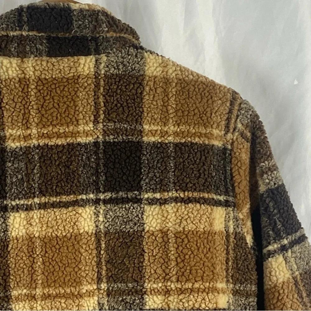 Have Women’s Plaid Teddy Jacket Size Large - Picture 12 of 16